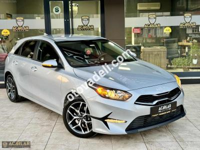 Kia Ceed 2023 1.5 Elegance 10.100km