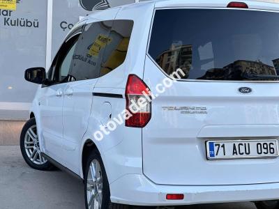 Ford Tourneo Courier 2022 1.0 EcoBoost Titanium