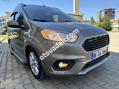 Ford Tourneo Courier 2023 1.0 EcoBoost Titanium