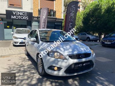 Ford Focus 2010 1.6 Titanium