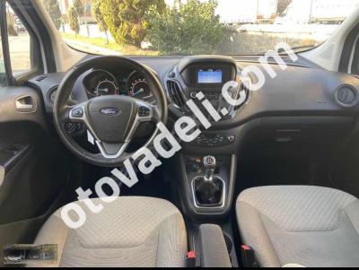 Ford Tourneo Courier 2020 1.5 TDCi Titanium