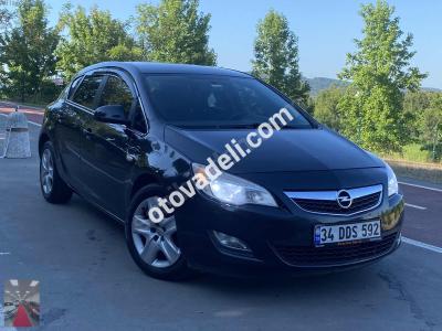 Opel Astra 2012 1.6 Edition