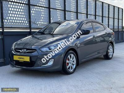 Hyundai Accent Blue 2011 1.6 CRDI Mode Plus