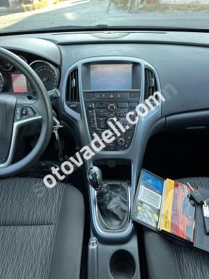 Opel Astra 2012 1.6 Edition