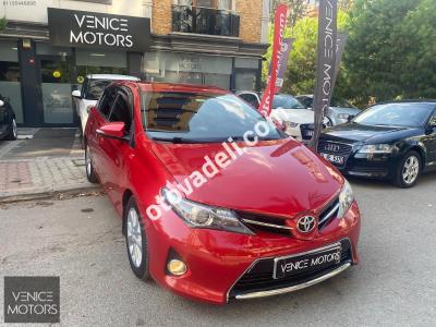 Toyota Auris 2013 1.4 D-4D Active