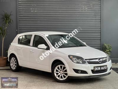 Opel Astra 2011 1.6 Enjoy