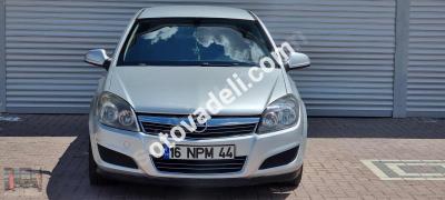 Opel Astra 2013 1.6 Essentia