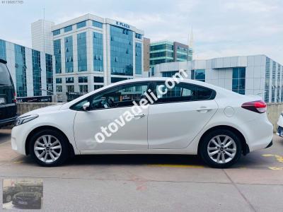 Kia Cerato 2018 1.6 CRDi Prestige