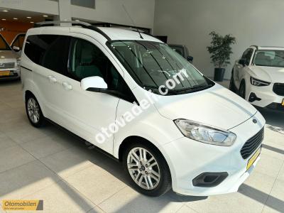 Ford Tourneo Courier 2022 1.5 TDCi Titanium