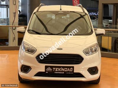 Ford Tourneo Courier 2021 1.5 TDCi Titanium