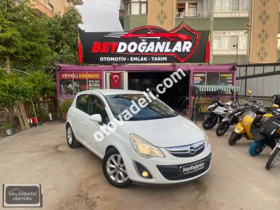 Opel Corsa 2012 1.4 Twinport Enjoy