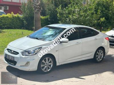 Hyundai Accent Blue 2013 1.6 CRDI Mode Plus