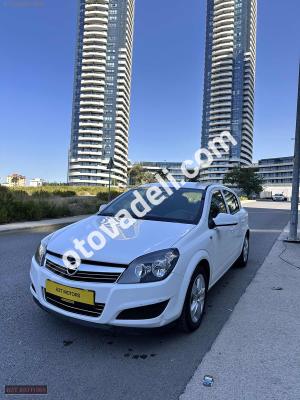 Opel Astra 2012 1.6 Essentia