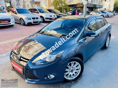 Ford Focus 2012 1.6 Ti-VCT Titanium