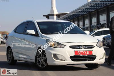 Hyundai Accent Blue 2012 1.6 CRDI Mode