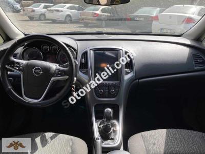 Opel Astra 2015 1.6 Edition