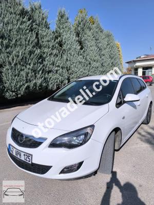 Opel Astra 2011 1.4 Essentia