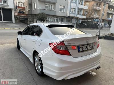 Honda Civic 2012 1.6i VTEC Dream