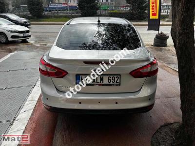 Ford Focus 2013 1.6 Ti-VCT Titanium